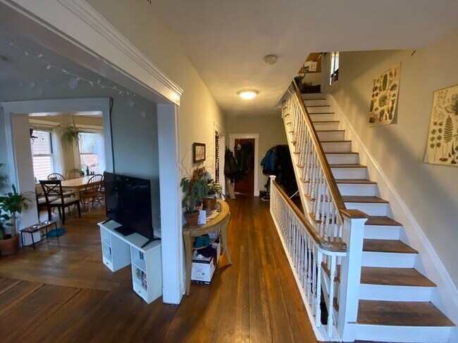 Foto del edificio - 58 Atherton Rd