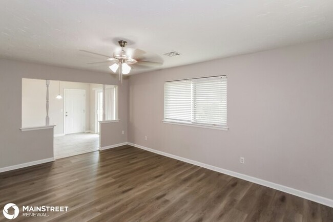 Building Photo - 2033 MANCHESTER DRIVE, Oklahoma City, OK 7...