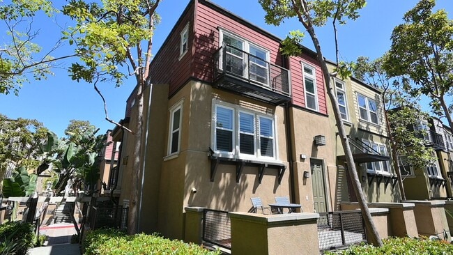Building Photo - Spectacular Gated 3 Bed + Den, 2.5 Bath Townhouse in Newport Beach.