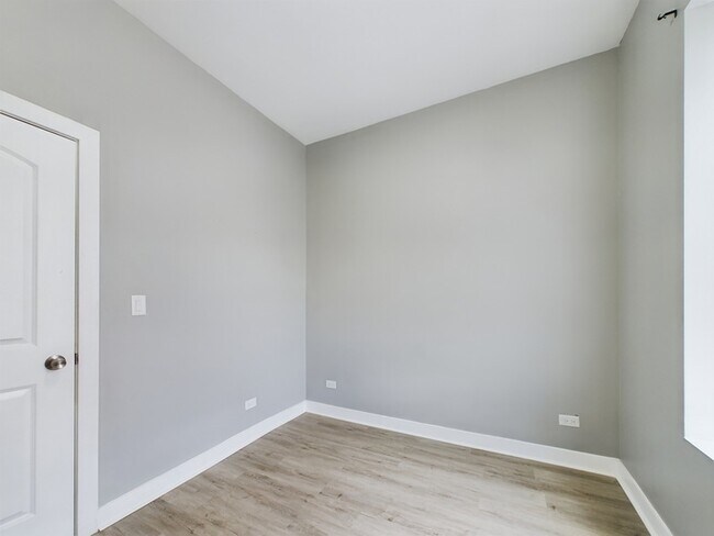Building Photo - 7324 South Union Avenue Unit 2