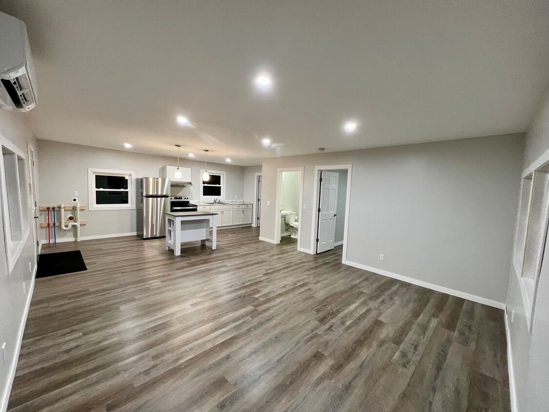 Living Room - 367 Margaret Ann Dr