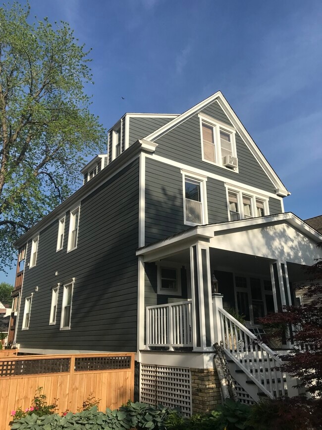 Building Photo - 4237 N Springfield Ave