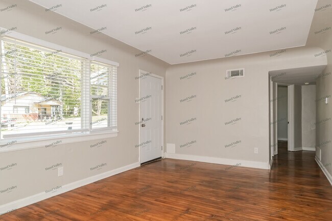 Foto del edificio - 4124 Wright Ave