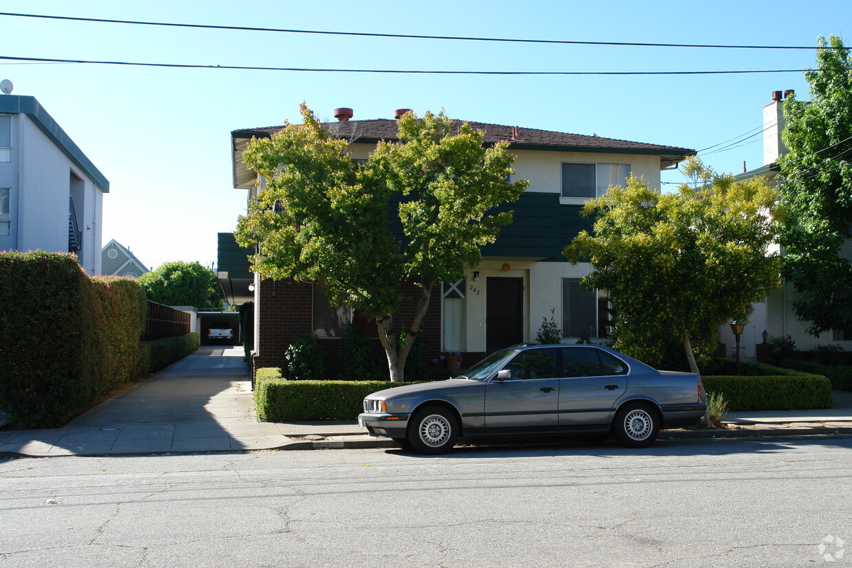 Building Photo - 242 Grand Blvd