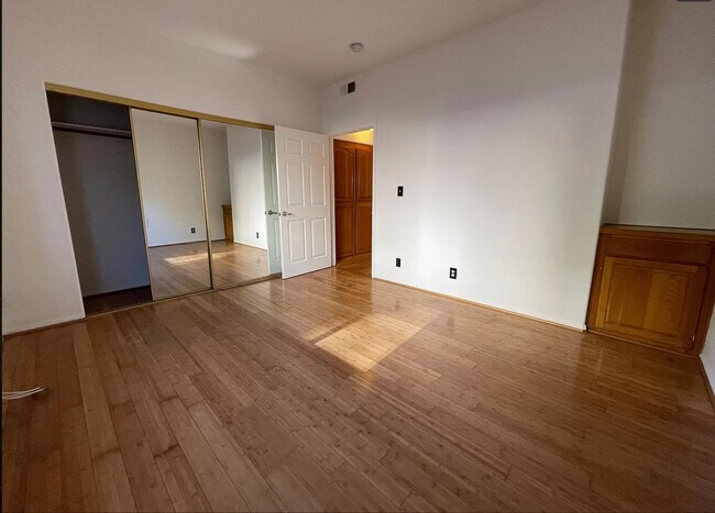 Foto del edificio - 2463 Sawtelle Blvd