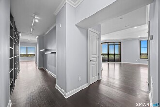 Building Photo - 100 Parrott Drive