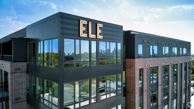 Building Photo - Ele