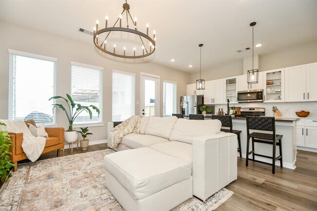 Foto del edificio - 8432 Berry Brush Ln
