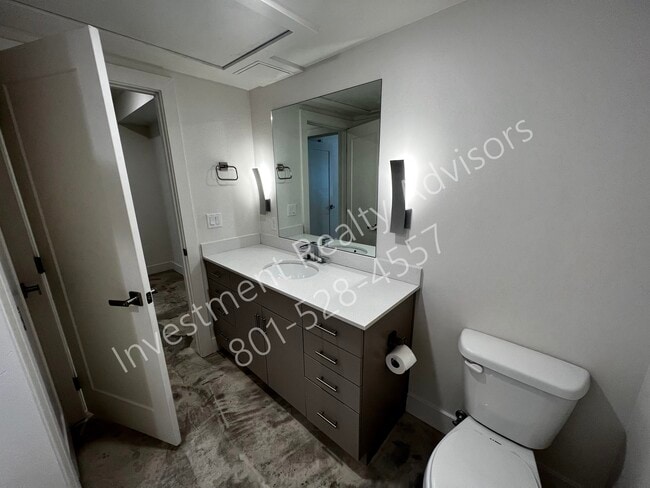 Building Photo - 1172 Graystone Way