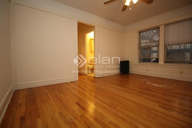 Building Photo - 517 W Brompton Ave