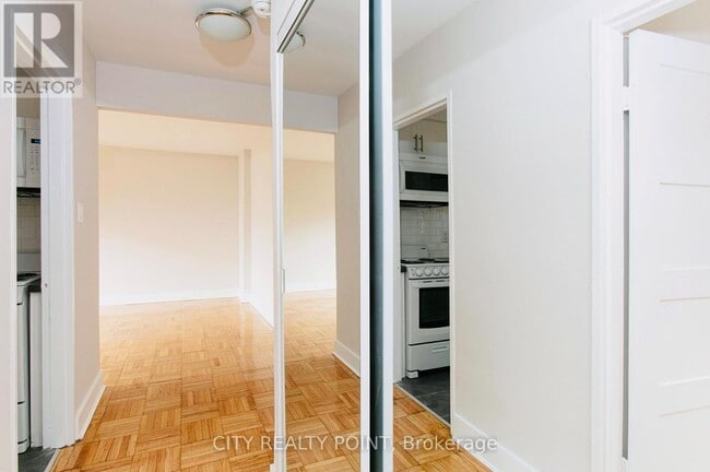 Photo du bâtiment - 1545 Bathurst St