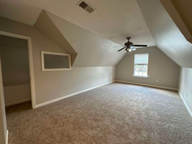 Building Photo - 9163 Berry Garden Cir S