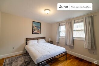 Building Photo - Private bedroom in 4 bed/2 bath Home