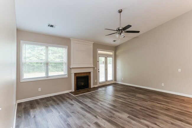 Building Photo - 176 Inverness Ave