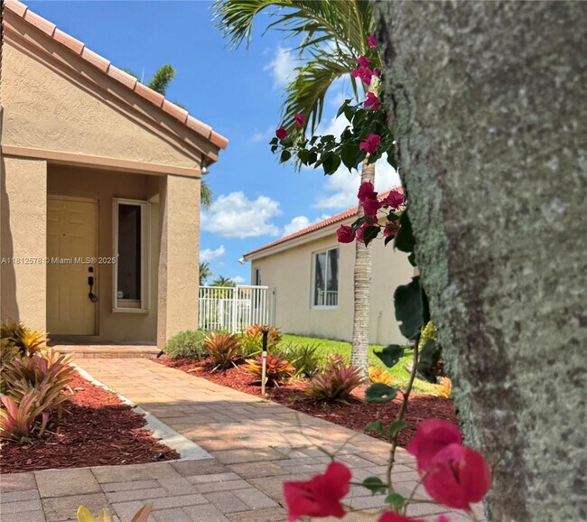 Foto del edificio - 4481 Dogwood Cir
