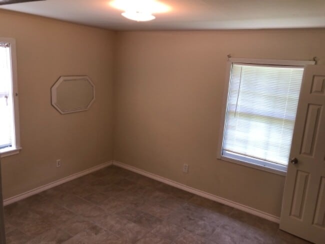 Building Photo - 9707 Santa Cruz St