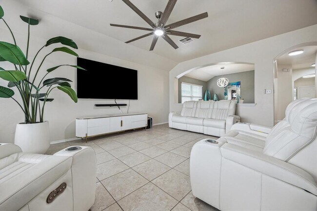 Building Photo - 3636 Anchor Bay Dr