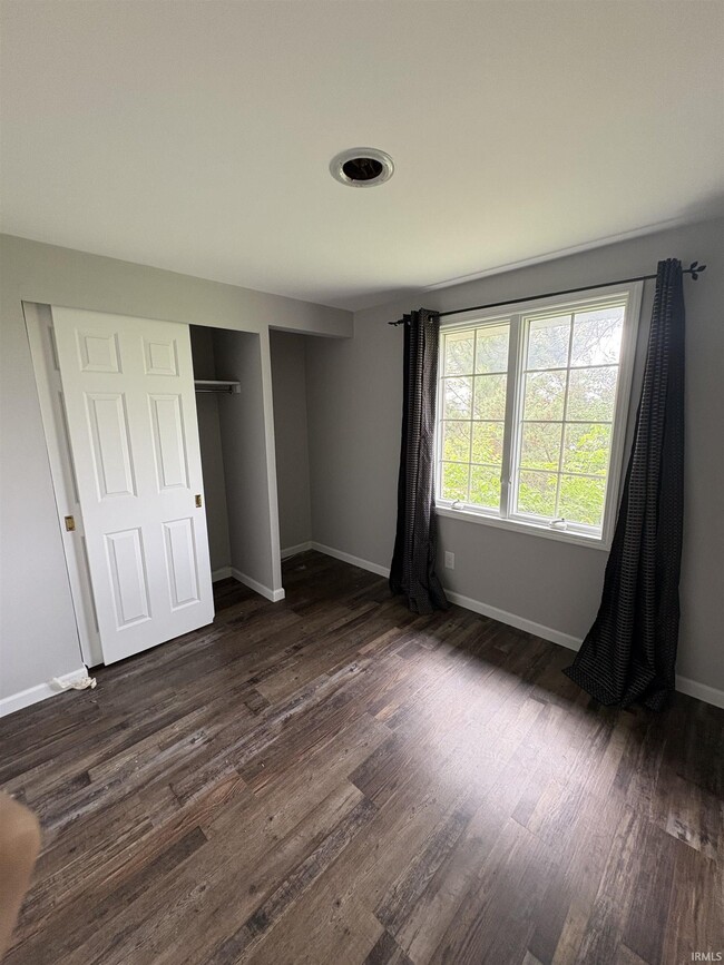 Building Photo - 9543 Flutter Rd