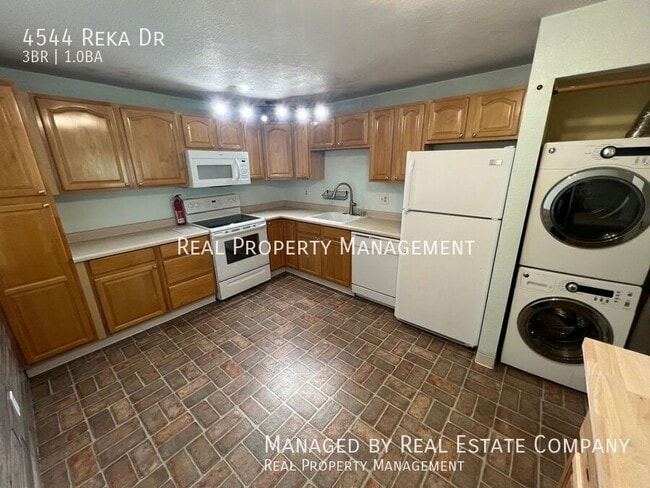 Building Photo - 4544 Reka Dr