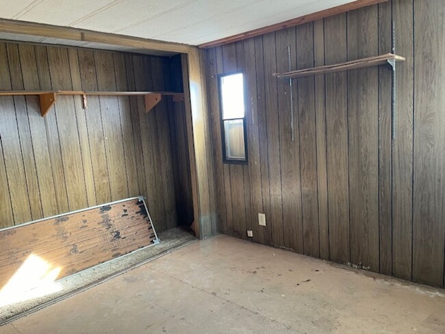 Building Photo - Rent to Own 2 or 3  Bedroom 2 Bath Owner w...