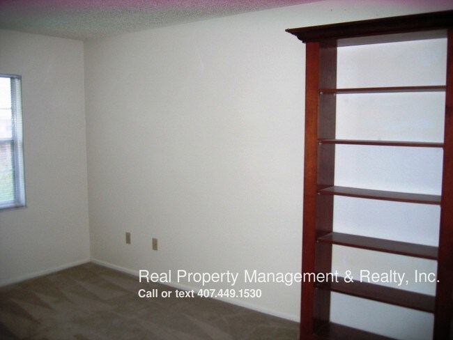 Foto del edificio - 832 Whippoorwill Dr