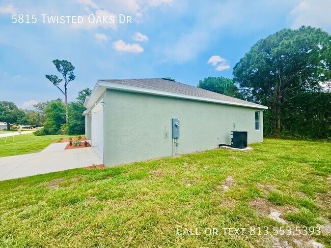 Building Photo - 5815 Twisted Oaks Dr