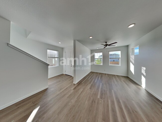 Foto del edificio - 23502 E 3rd Pl
