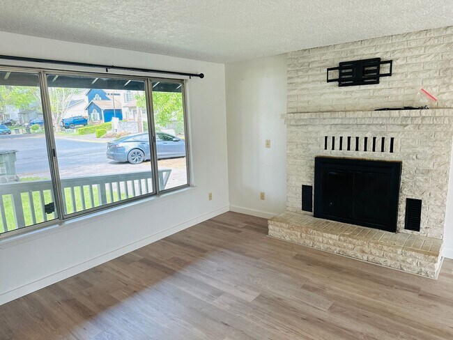 Building Photo - Charming Beautifully Updated Home w/ RV Pa...
