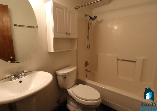 Foto del edificio - Beautiful 3 Bedroom Townhome