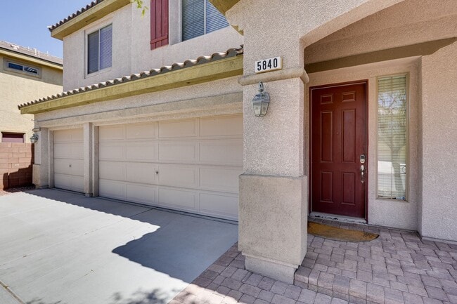 Foto del edificio - FANTASTIC 3 BEDROOM 2.5 BATH IN NORTH LAS ...