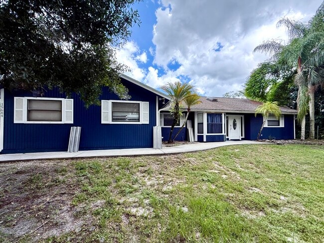 Building Photo - 15684 86th Way N