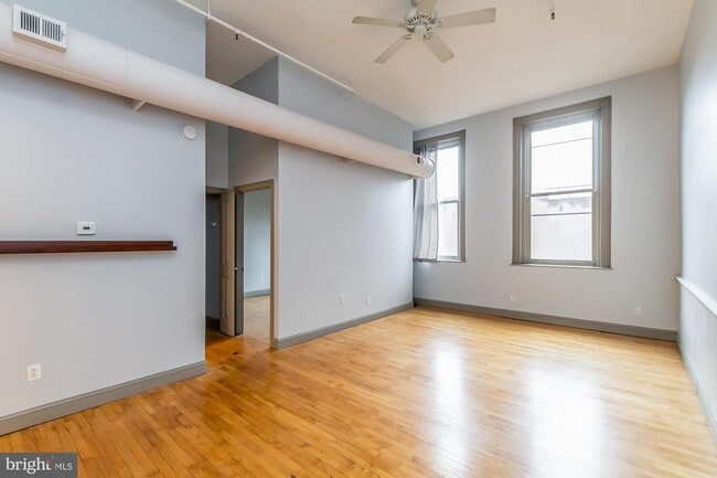 Building Photo - 511 S Bond St