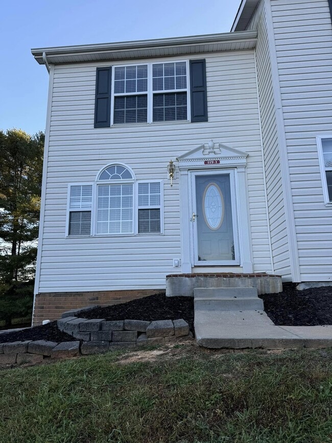 Building Photo - 119 Amanda Ln