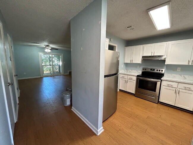 Foto del edificio - 2BR/1.5BA Townhouse Apartment Conveniently Located!