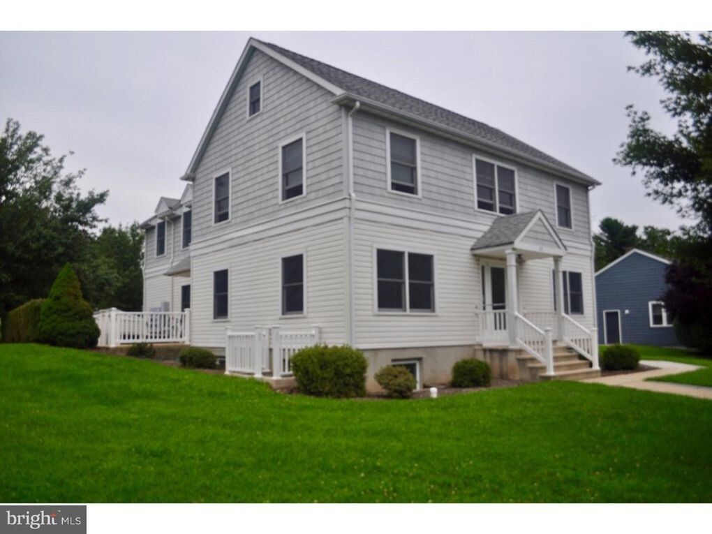 Building Photo - 23 Brookside Ave
