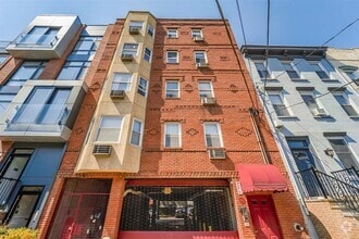 Building Photo - 318 Park Ave