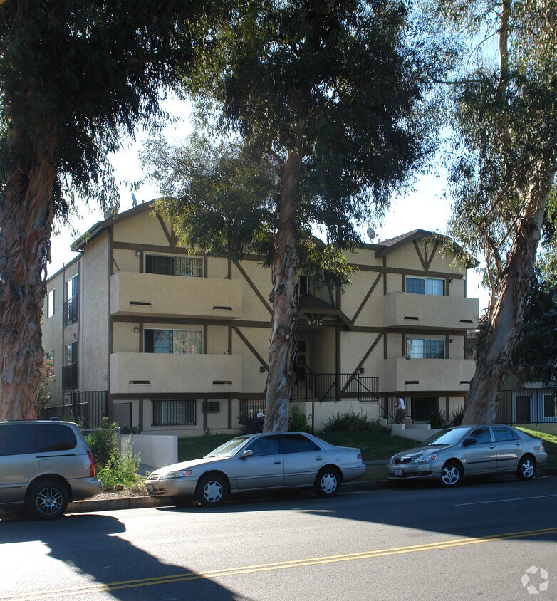 Foto del edificio - 6712 Coldwater Canyon Ave