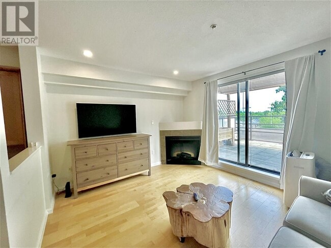 Photo du bâtiment - 997-997 W 22nd Ave