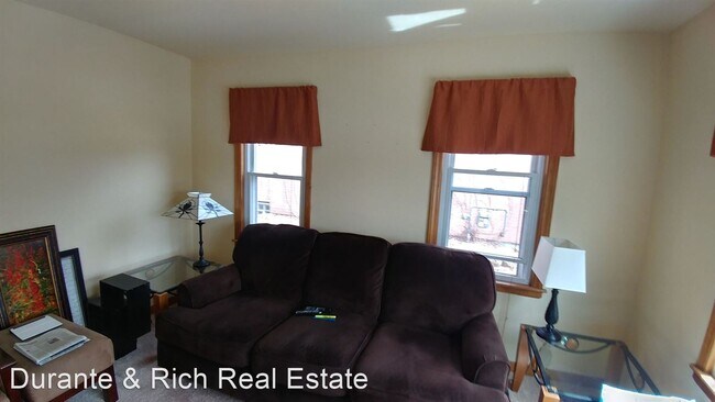 Foto del edificio - 3 br, 1 bath House - 8614 W Keefe Ave
