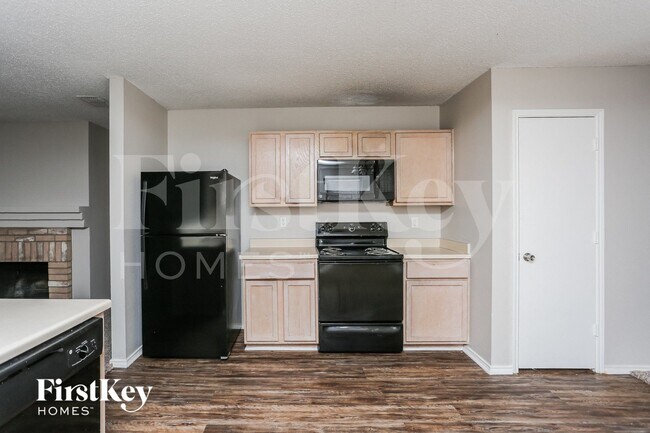 Building Photo - 8709 Saddle Ridge Cir