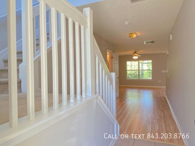 Foto del edificio - 1001 Yellow Hawthorn Cir