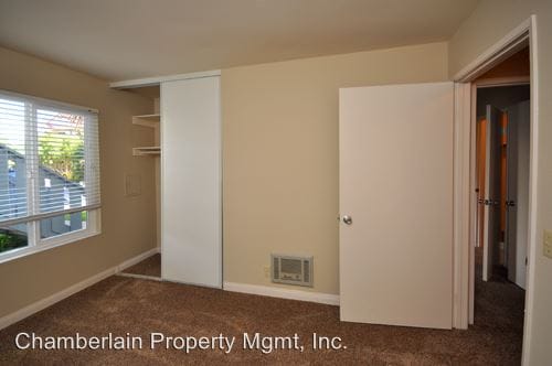 Building Photo - 253 Tamarack Ave