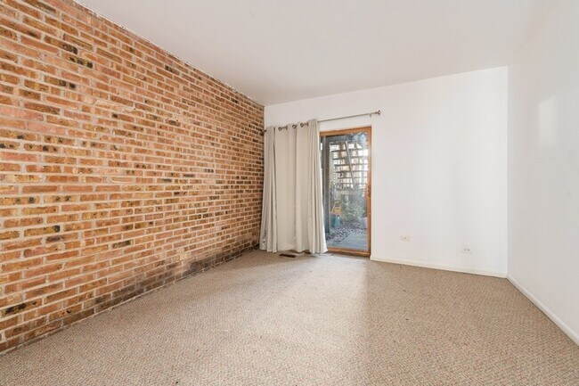 Foto del edificio - 328 W Concord Pl