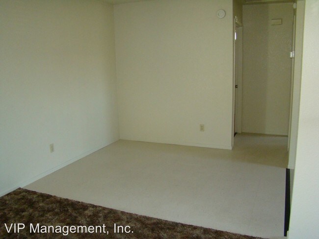Building Photo - 15682 Bear Valley Rd