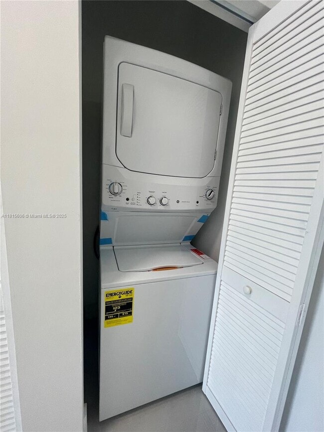 Foto del edificio - 3 bedroom in Miami FL 33142