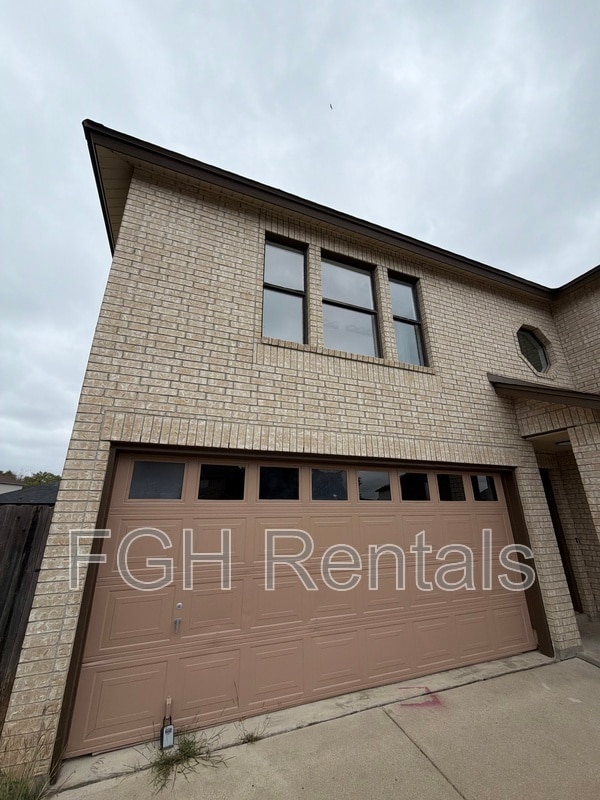 Foto del edificio - 9607 Criswell Creek