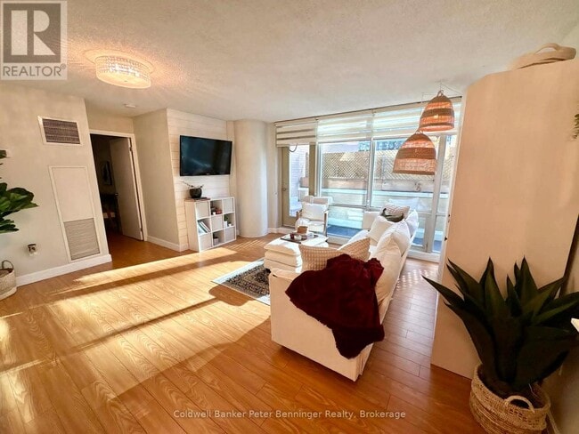 Building Photo - 10 Navy Wharf Ct