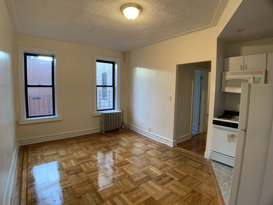 Primary Photo - 135 Clarkson Ave