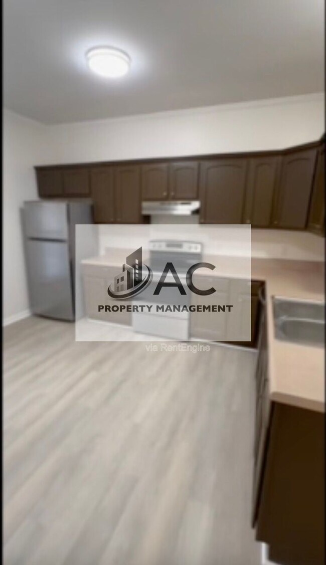 Foto del edificio - 50 Smith Lake Rd