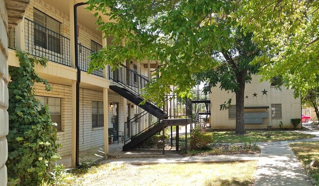 Foto del edificio - 2703 Southside Dr